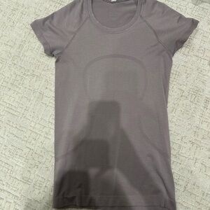 Lululemon Swiftly tech top